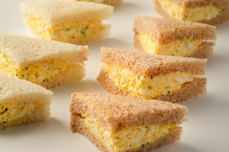 Plateau de Sandwich Classique Oeuf  : 60 pointes de chaque	