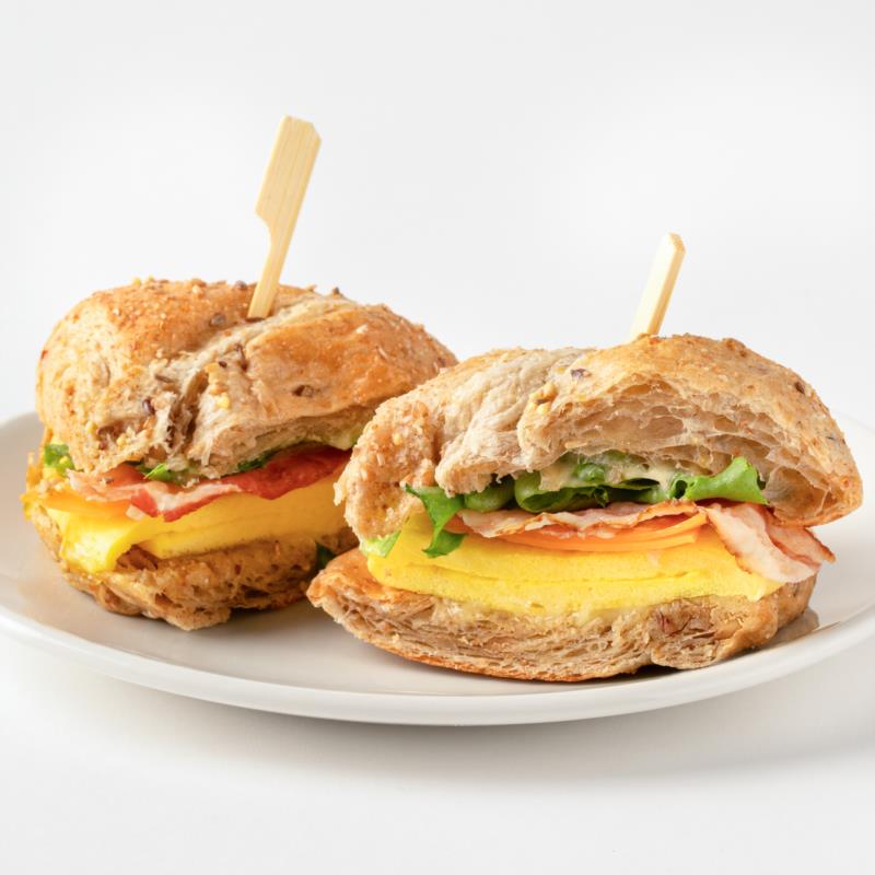 Croissant Garni Déjeuner, Oeuf bacon fromage laitue mayonnaise